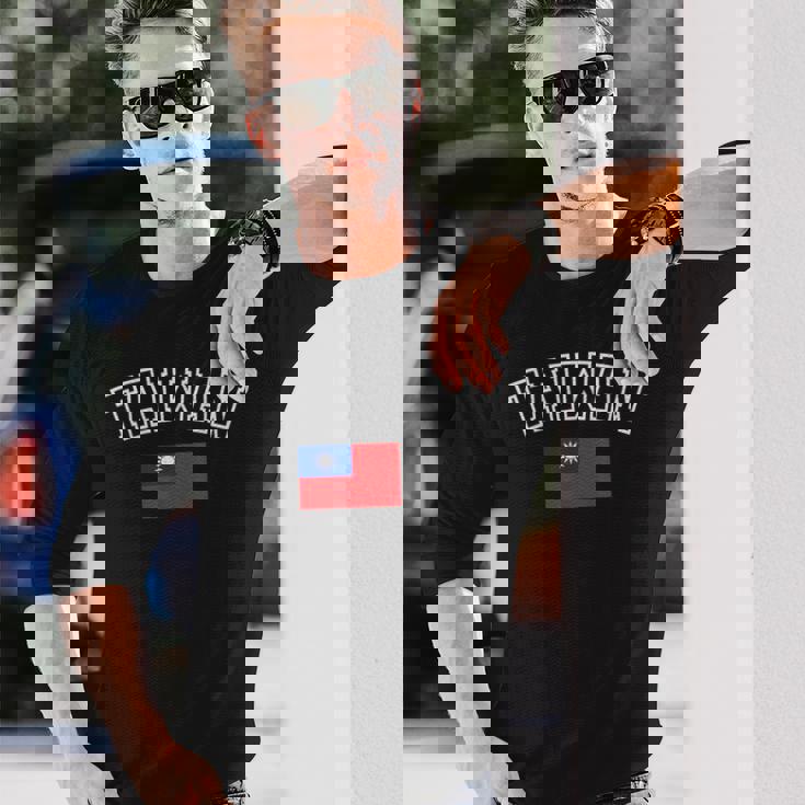 台湾国旗 ヴィンテージ アンティーク調 レトロ ヘリテージデザイン 長袖Tシャツ 彼への贈り物