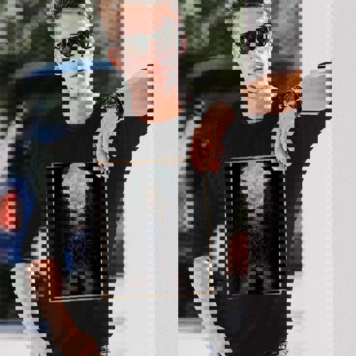 天国への扉のあるアンダーワールド 長袖Tシャツ 彼への贈り物