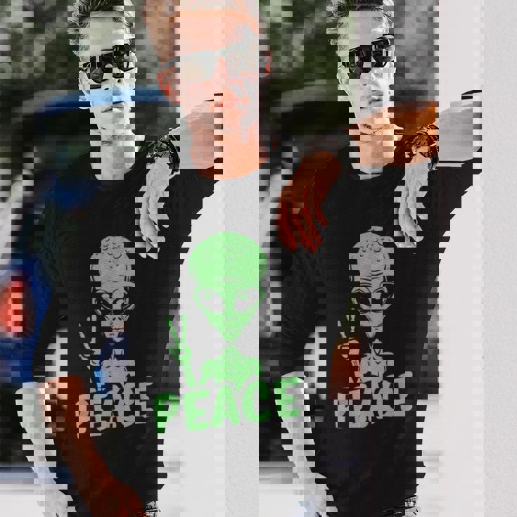 宇宙人 平和 Ufo 変な宇宙人 長袖Tシャツ 彼への贈り物