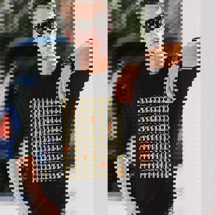 将棋【モノグラム 総柄】全駒（王将 金銀 飛車 角行 香車 桂馬 歩兵 と金）将棋部 棋士【部活】プレゼント 面白い 長袖Tシャツ 彼への贈り物