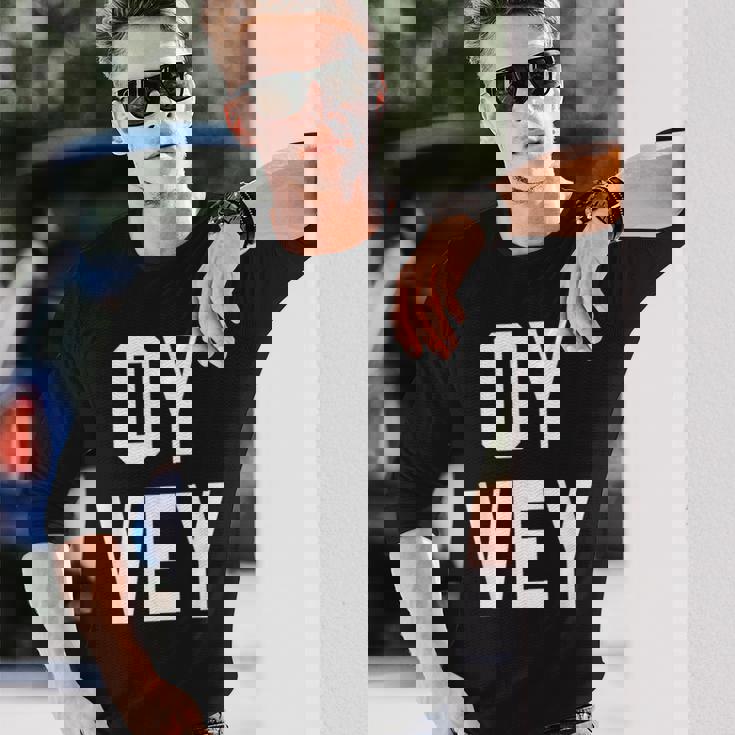 愉快なユダヤ人ユーモア Oyey ジディッシュ イスラエル ヘブライ語 ハヌカー 長袖Tシャツ 彼への贈り物