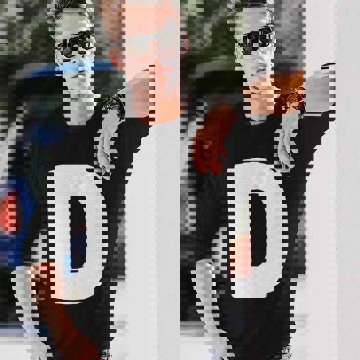 文字d 大文字 アルファベット モノグラム イニシャル 長袖Tシャツ 彼への贈り物