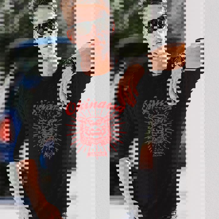 沖縄 那覇 伝統 シーサー ガーディアン ライオン 日本神話 長袖Tシャツ 彼への贈り物