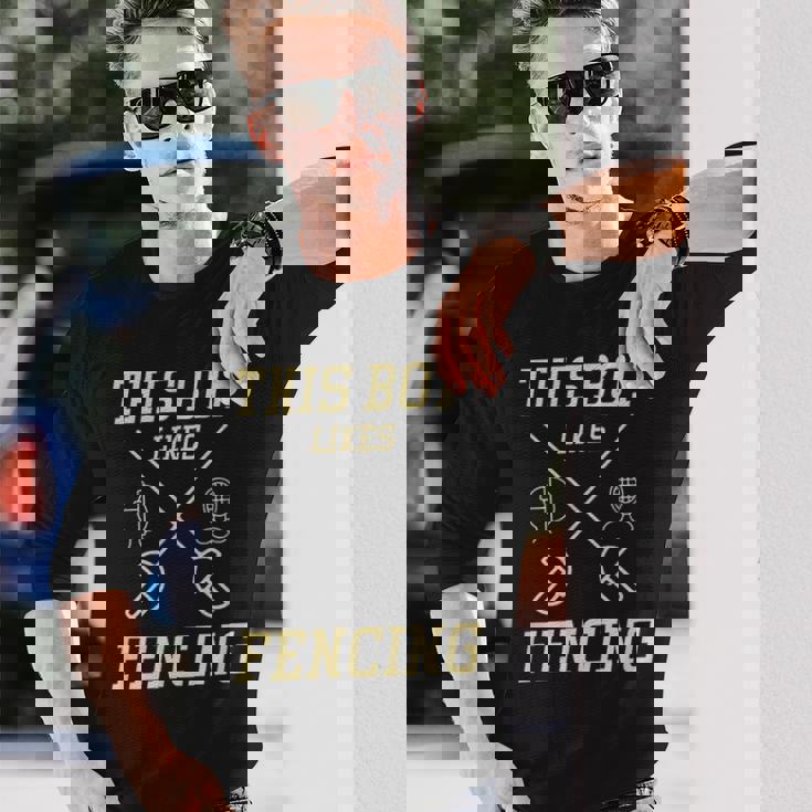 男の子はフェンシングが好き スポーツ 趣味 フェンシング 長袖Tシャツ 彼への贈り物