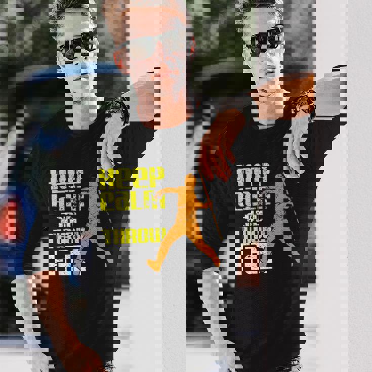 落ち着いて遠くに投げろ 長袖Tシャツ 彼への贈り物