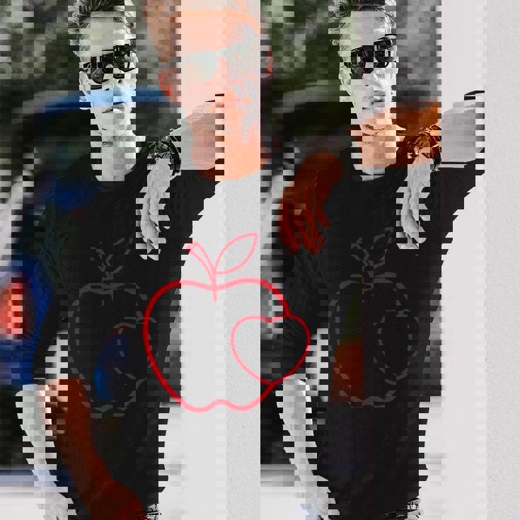 赤い りんご ハート ラインアート かわいい シンプル デザイン 長袖Tシャツ 彼への贈り物