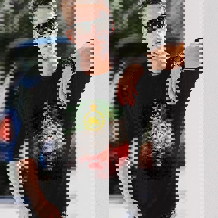 金色のライオンの頭が付いたイランの国旗。 長袖Tシャツ 彼への贈り物