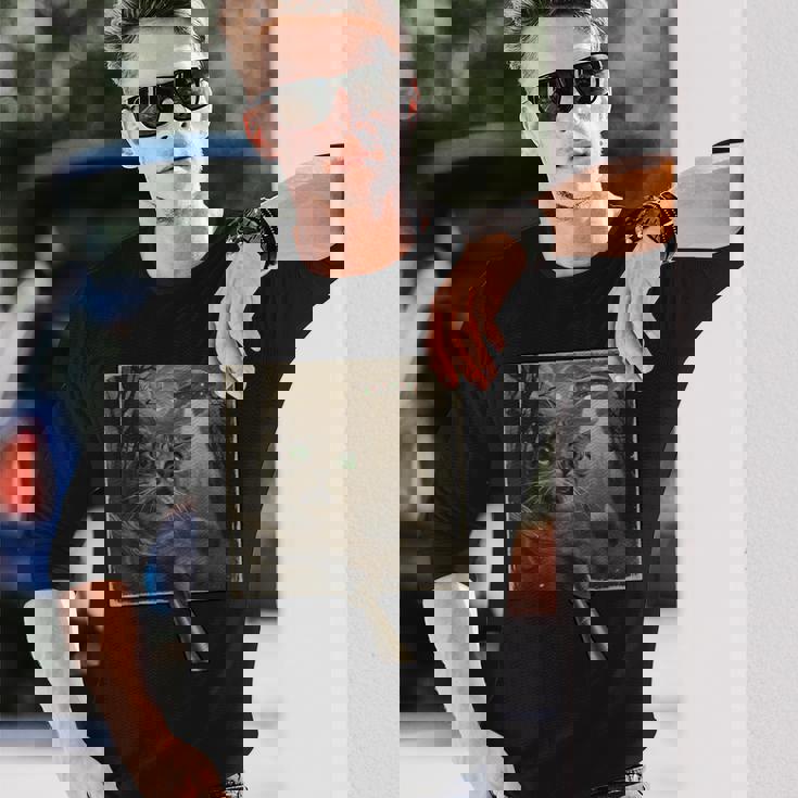 面白いsf自撮り猫とエイリアンビジターの不気味な瞬間。 長袖Tシャツ 彼への贈り物