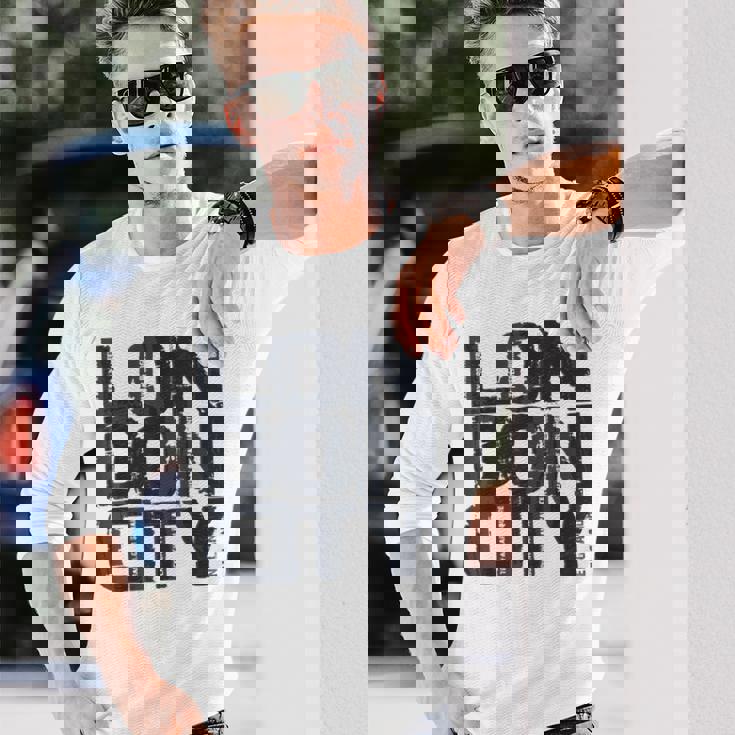 I Love London、クールでレトロなロンドンのファッショングラフィックデザイン。 長袖Tシャツ 彼への贈り物