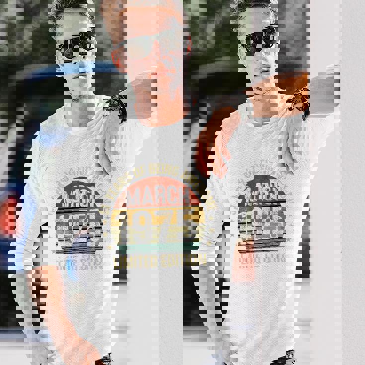 On Back 3月の誕生日 Est 1975年限定版 51St 長袖Tシャツ 彼への贈り物