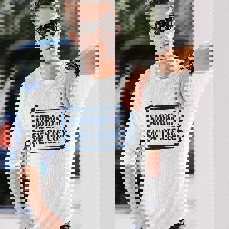 Saturday Intate College Pa Is For Football 長袖Tシャツ 彼への贈り物