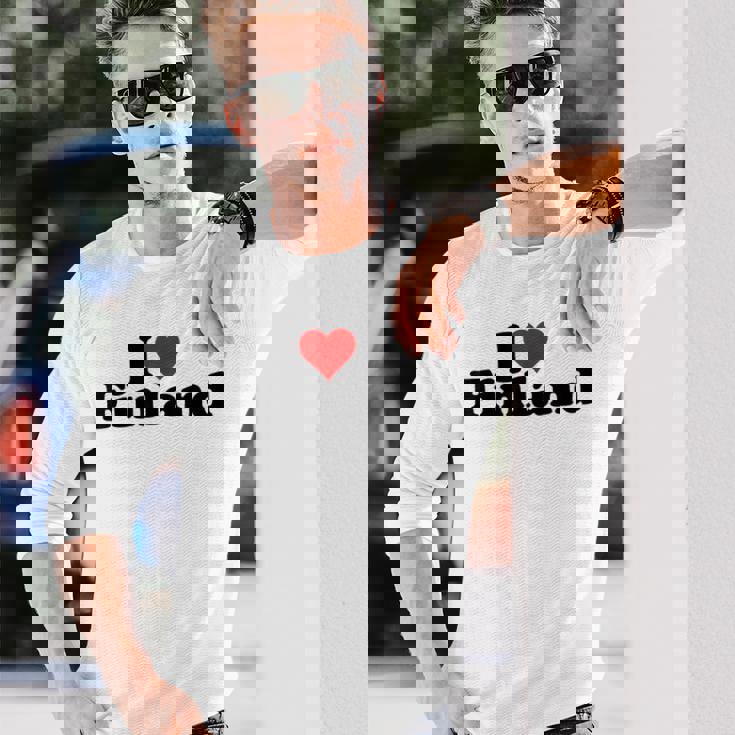 アイラブハートフィンランド 長袖Tシャツ 彼への贈り物