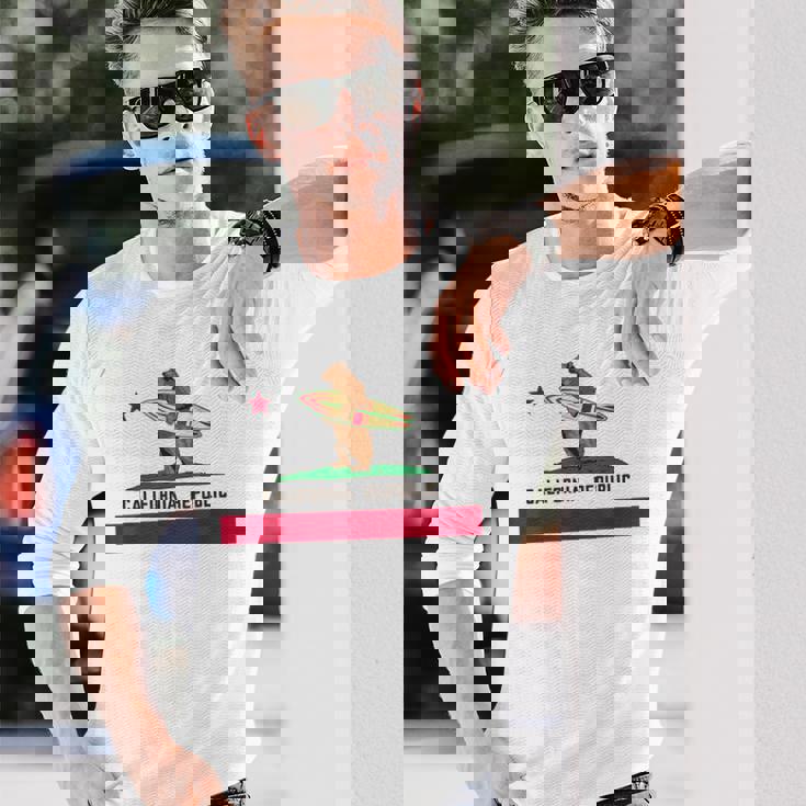 カリフォルニアシャツ、共和国旗カリフォルニアサーフィンベア 長袖Tシャツ 彼への贈り物