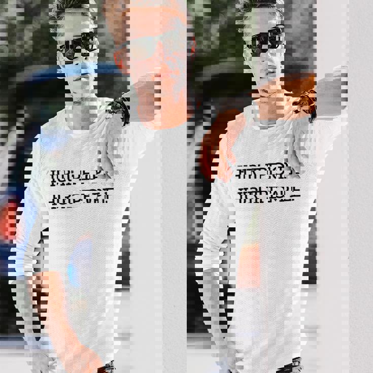 人を傷つける 長袖Tシャツ 彼への贈り物