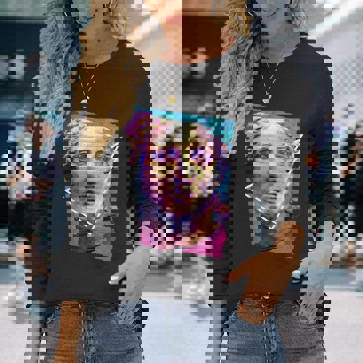 Glitchedenustatueaporwave 長袖Tシャツ 彼女への贈り物