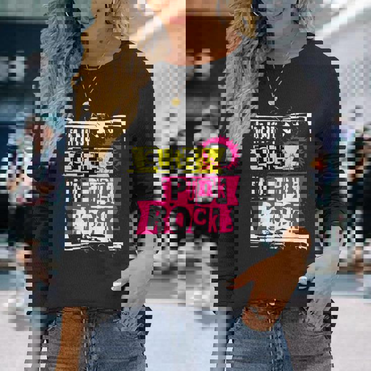 I'm Not Cute I'm Punk Rock パンクロッカー用 長袖Tシャツ 彼女への贈り物