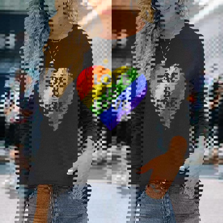 Lgbt Love Is Lovetシャツレトロハートゲイレズビアンプライド月間 長袖Tシャツ 彼女への贈り物