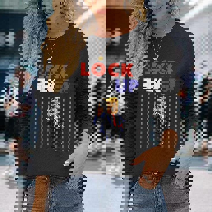 Lock Him Up Anti Trump Political 長袖Tシャツ 彼女への贈り物