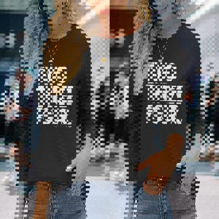 Two Three Four 市外局番 234 アクロン オハイオ州 米国 長袖Tシャツ 彼女への贈り物