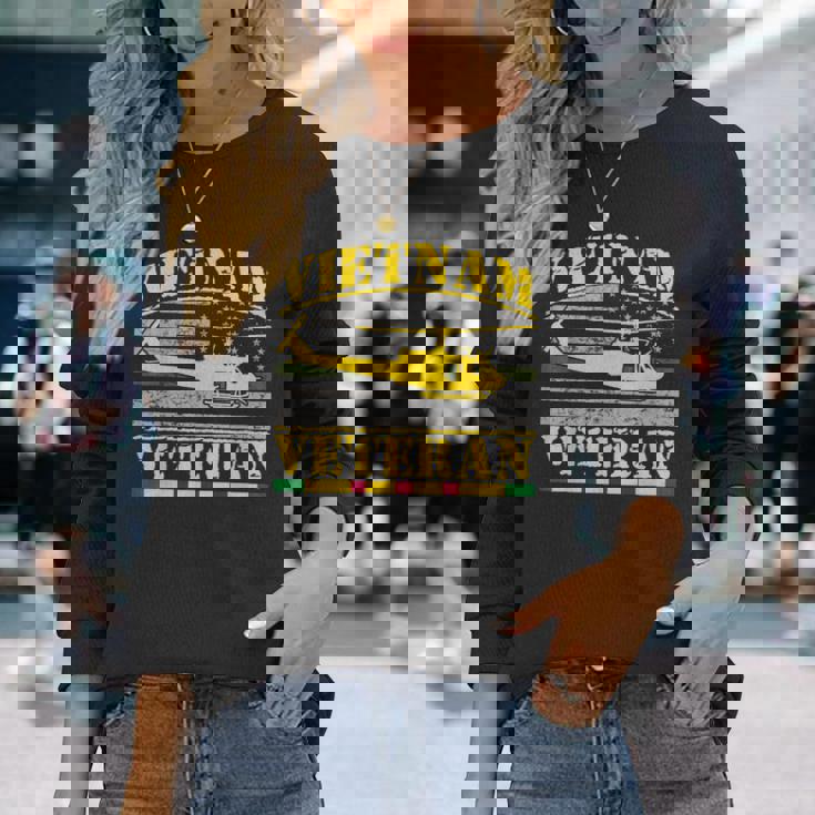 Vietnameteran Uh -1 Huey Helicopter Crew 長袖Tシャツ 彼女への贈り物