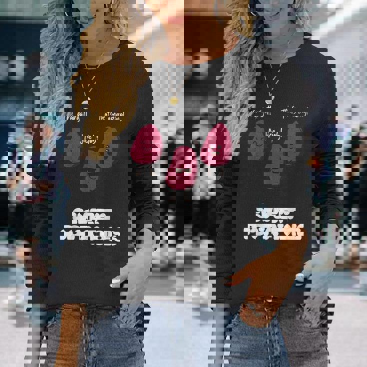 さつまいもを称賛する面白いさつまいもギャング 長袖Tシャツ 彼女への贈り物