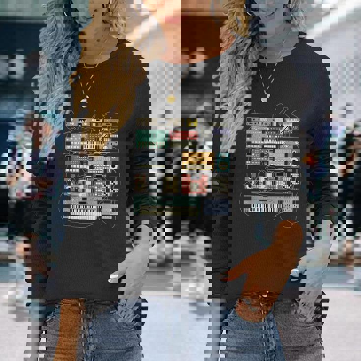 シンセサイザー エレクトロニック・ミュージシャン と Dj 長袖Tシャツ 彼女への贈り物