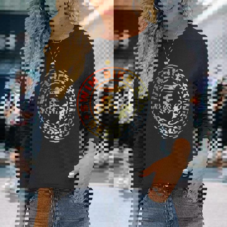 スイム・バイク・ラン・リピート レトロヴィンテージ トライアスリート・トライアスロン用 長袖Tシャツ 彼女への贈り物