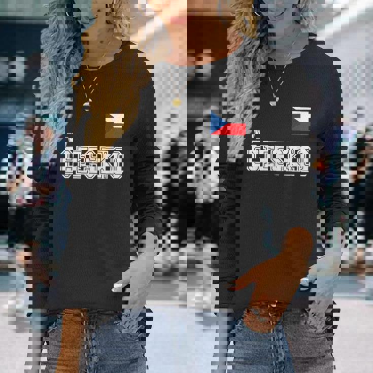 チェコ共和国 胸に Cesko 旗国旗 長袖Tシャツ 彼女への贈り物