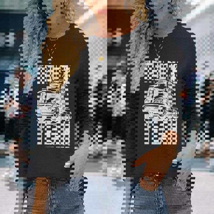 トラッカー 18輪トラック イェーピンク 長袖Tシャツ 彼女への贈り物