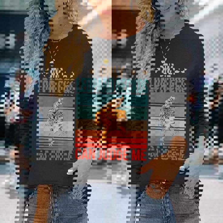 ヒョウモントカゲモドキは私を判断できる トカゲ 爬虫類 ヒョウモントカゲモドキ 長袖Tシャツ 彼女への贈り物