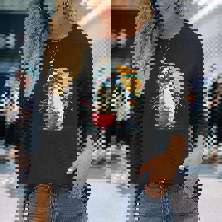 ペンギン食べる ラーメン サングラス アートワーク 和麺 長袖Tシャツ 彼女への贈り物