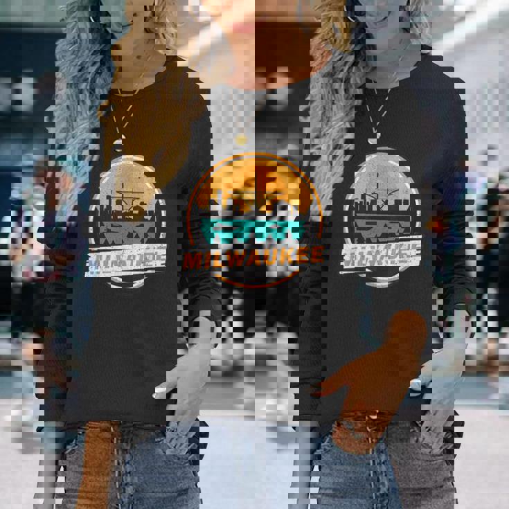 ミルウォーキー スカイライン ランドマーク ミルウォーキー ベイ ヴィンテージ 長袖Tシャツ 彼女への贈り物