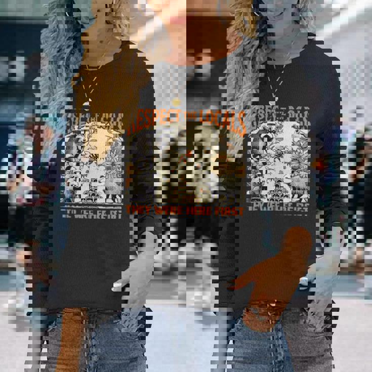 リスペクト Locals オポッサム スカンク アライグマ ハチミツ 長袖Tシャツ 彼女への贈り物