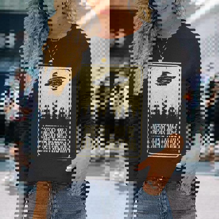 中身は地球外ufo 月曜日 宇宙人宇宙 長袖Tシャツ 彼女への贈り物