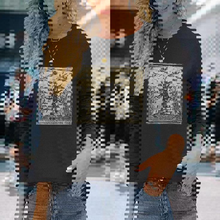 悪魔のオカルトの犠牲ゴスホラー 美的木版画 長袖Tシャツ 彼女への贈り物