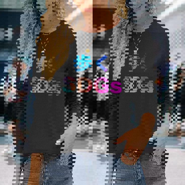 歩くsdgs 面白い おもしろ ユーモア ギャグ お笑い 長袖Tシャツ 彼女への贈り物