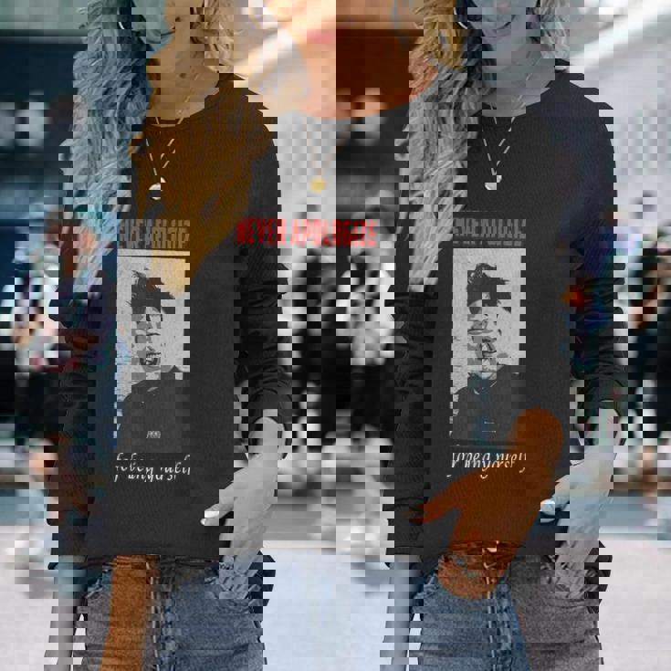 独裁者キム・ジョンウン・ティーは自分らしくいることを決して謝らない 長袖Tシャツ 彼女への贈り物