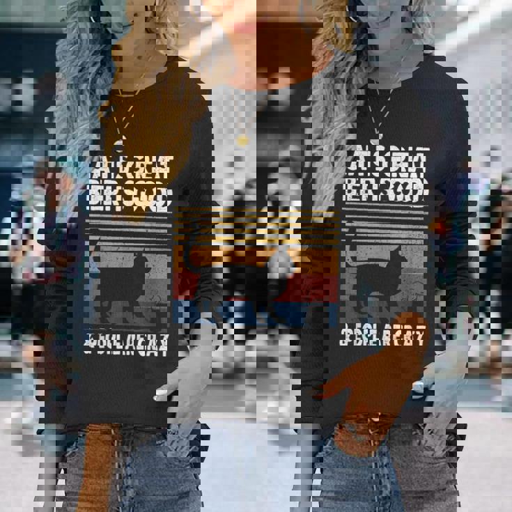 猫は素晴らしい ビールは美味しい、そして人々はクレイジー ビルマ猫 長袖Tシャツ 彼女への贈り物