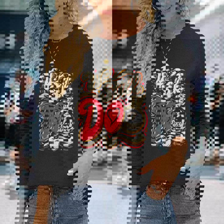 私たちはまだ17歳面白いカップル結婚17周年を迎えます 長袖Tシャツ 彼女への贈り物