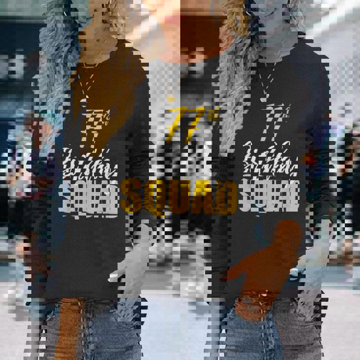 第77回ハッピーバースデーチームパーティーバースデーファミリーグループ 長袖Tシャツ 彼女への贈り物