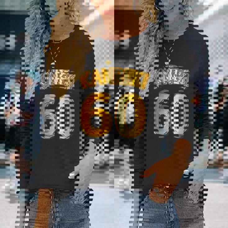 還暦 六十歳 60才 祝 Kanreki（ユニフォーム風）【フェイク 金プレート風 文字】誕生日 面白 長袖Tシャツ 彼女への贈り物