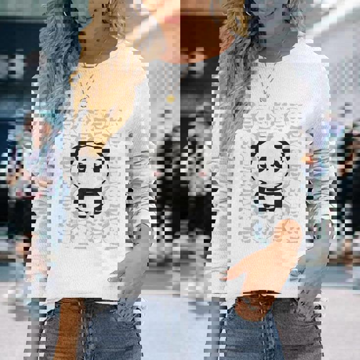 やさしく目立つパンダ ほっこり癒しのパンダイラスト 長袖Tシャツ 彼女への贈り物