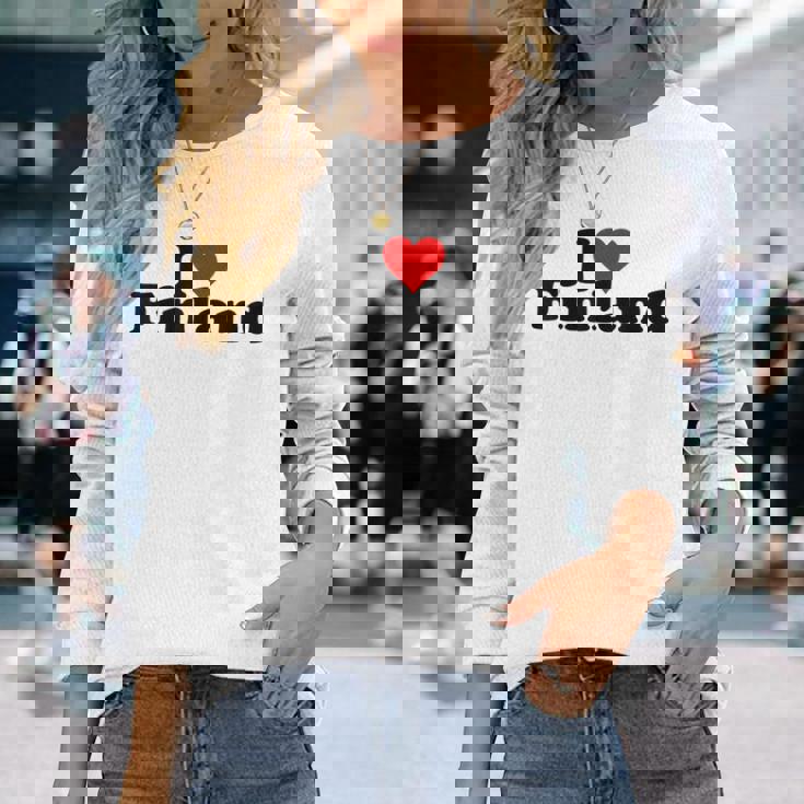 アイラブハートフィンランド 長袖Tシャツ 彼女への贈り物