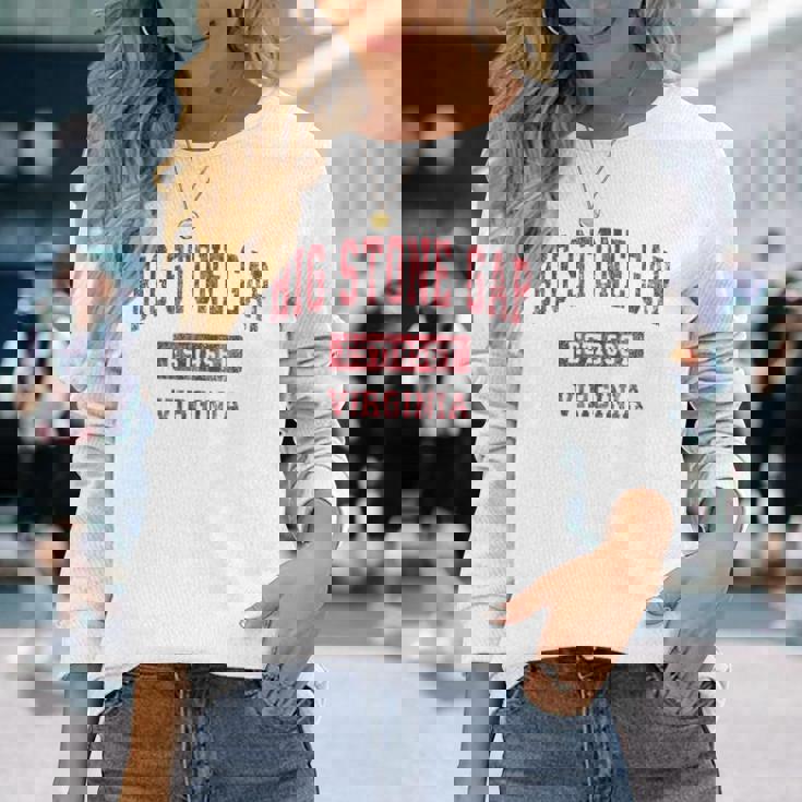 ビッグストーンギャップ バージニアバージニアva ヴィンテージスポーツデザイン レッドデザイン 長袖Tシャツ 彼女への贈り物