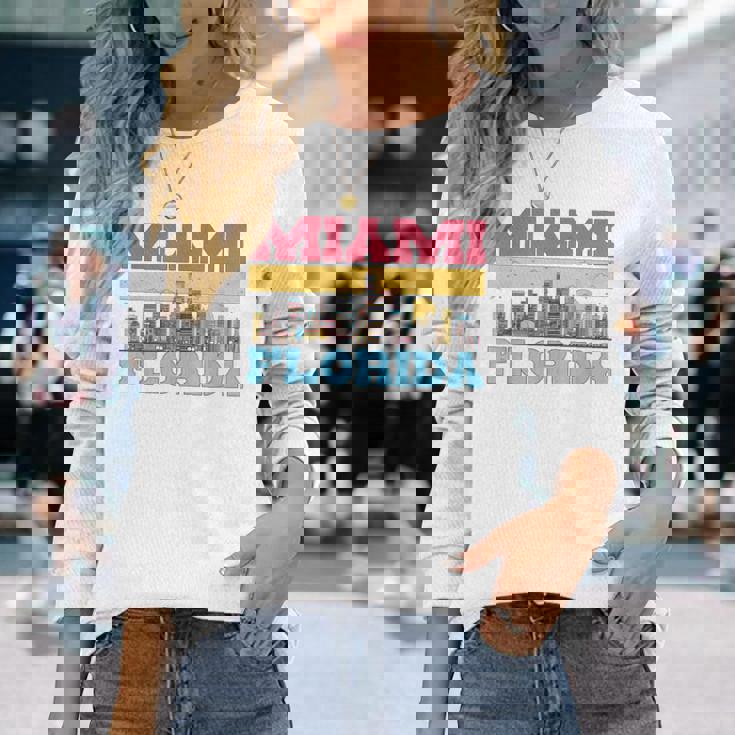 マイアミ フロリダ州 都市景観 お土産 モダン マイアミスカイライン 長袖Tシャツ 彼女への贈り物