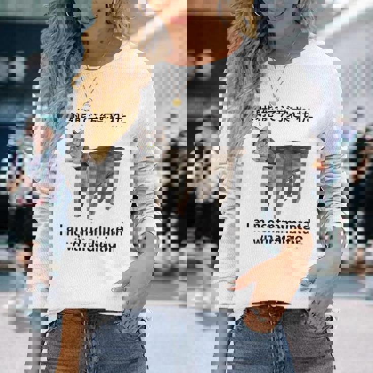 私は放射線で汚染されています 日本の猫 おもしろミーム 長袖Tシャツ 彼女への贈り物