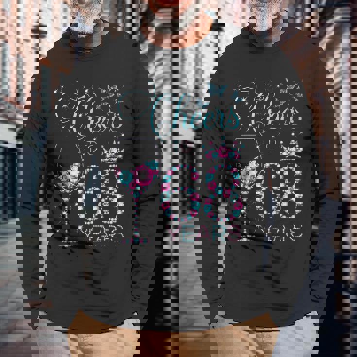 68歳の68歳の誕生日パーティーに乾杯 68歳の誕生日おめでとう 長袖Tシャツ 高齢者への贈り物