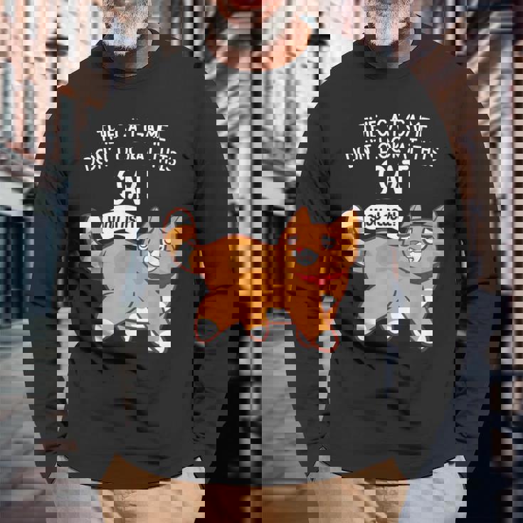 The Cat Game Don't Look At This Cat You Lost Kitten 長袖Tシャツ 高齢者への贈り物