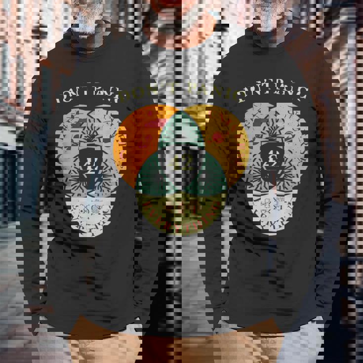 Don't Panic Life Universe Everything 42F 宇宙愛好家 長袖Tシャツ 高齢者への贈り物