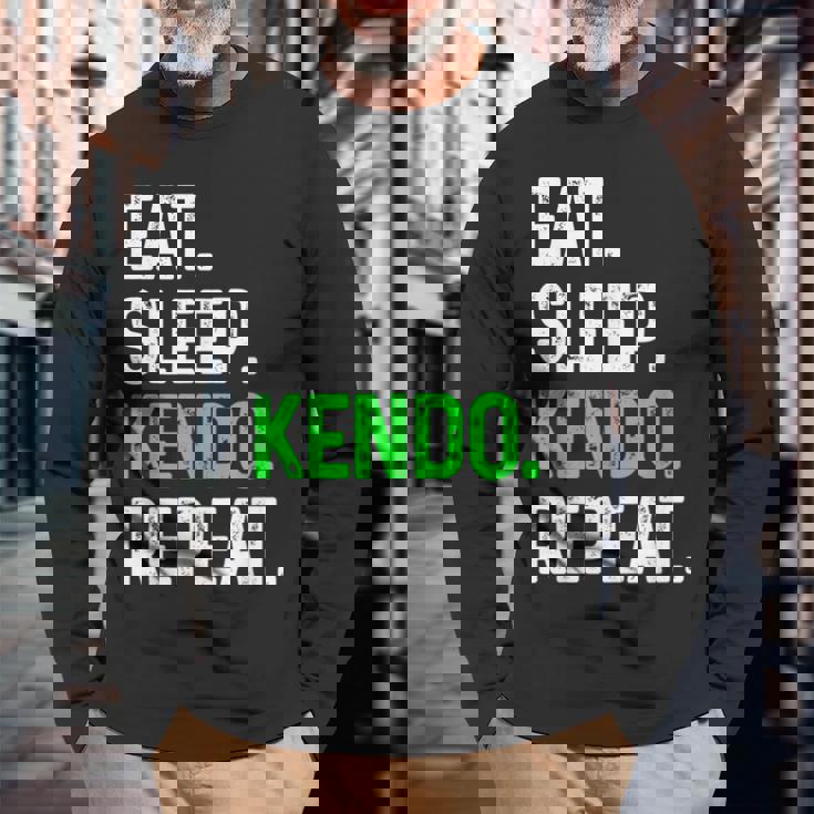 Eatleep Kendo Repeat 面白い格闘技コンバット 長袖Tシャツ 高齢者への贈り物